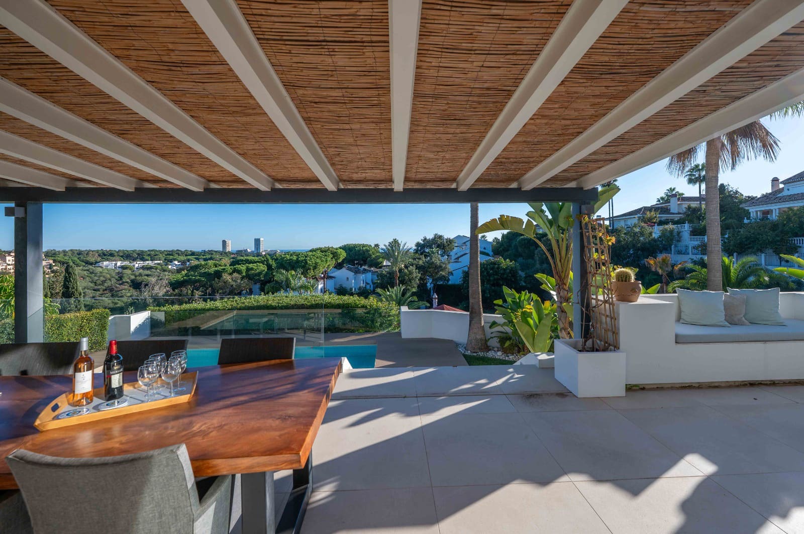 4 sypialnia Willa na sprzedaż w Elviria z basenem garażem - 2 390 000 € (Ref: 9438929)