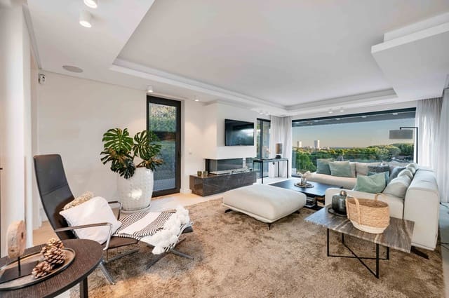 4 sypialnia Willa na sprzedaż w Elviria, Marbella z basenem garażem - 2 390 000 € (Ref: 9438929)