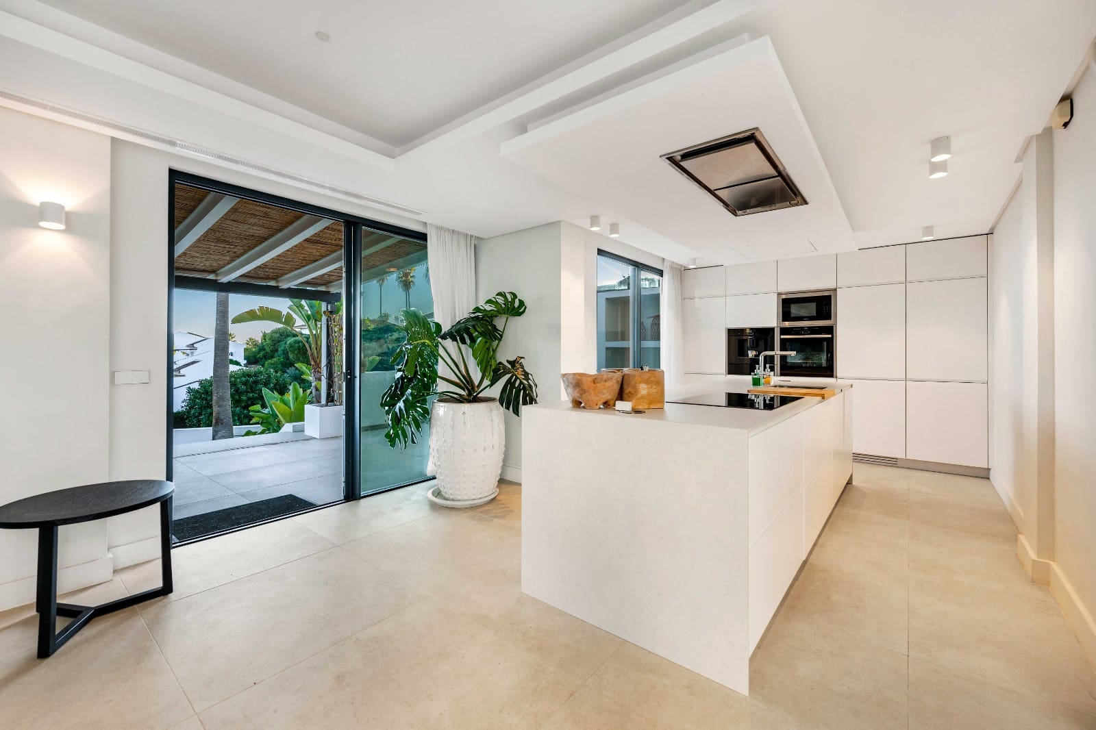 4 sypialnia Willa na sprzedaż w Elviria z basenem garażem - 2 390 000 € (Ref: 9438929)