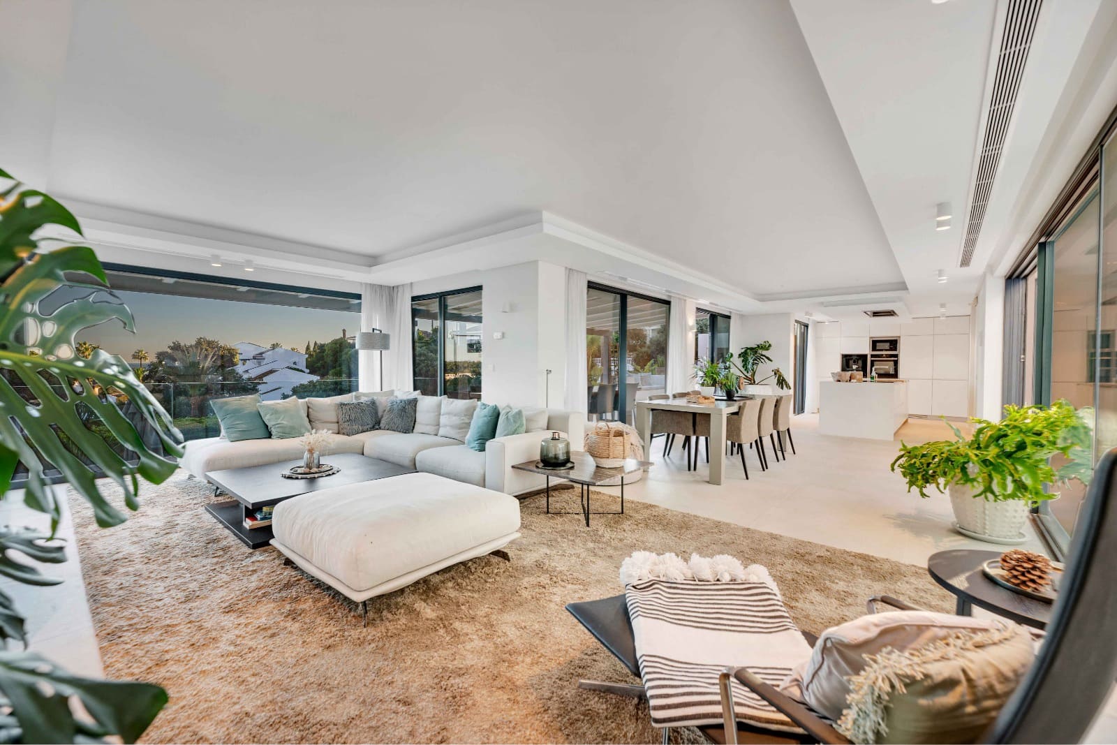 4 sypialnia Willa na sprzedaż w Elviria z basenem garażem - 2 390 000 € (Ref: 9438929)