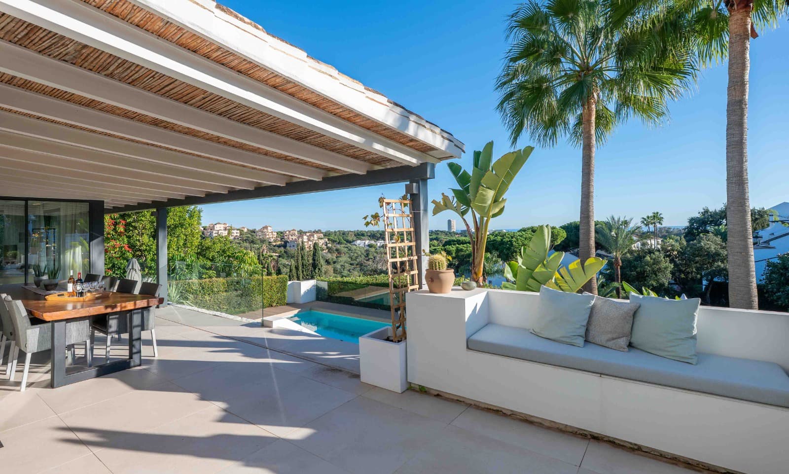 4 sypialnia Willa na sprzedaż w Elviria z basenem garażem - 2 390 000 € (Ref: 9438929)