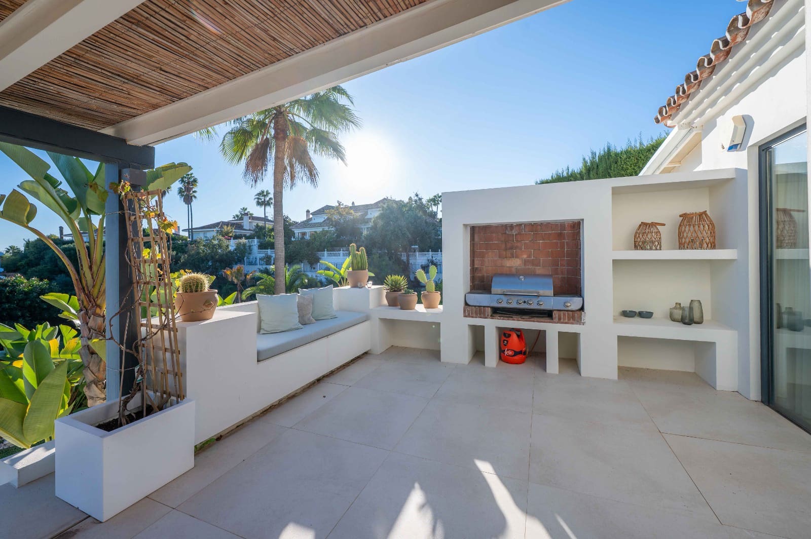 4 sypialnia Willa na sprzedaż w Elviria z basenem garażem - 2 390 000 € (Ref: 9438929)