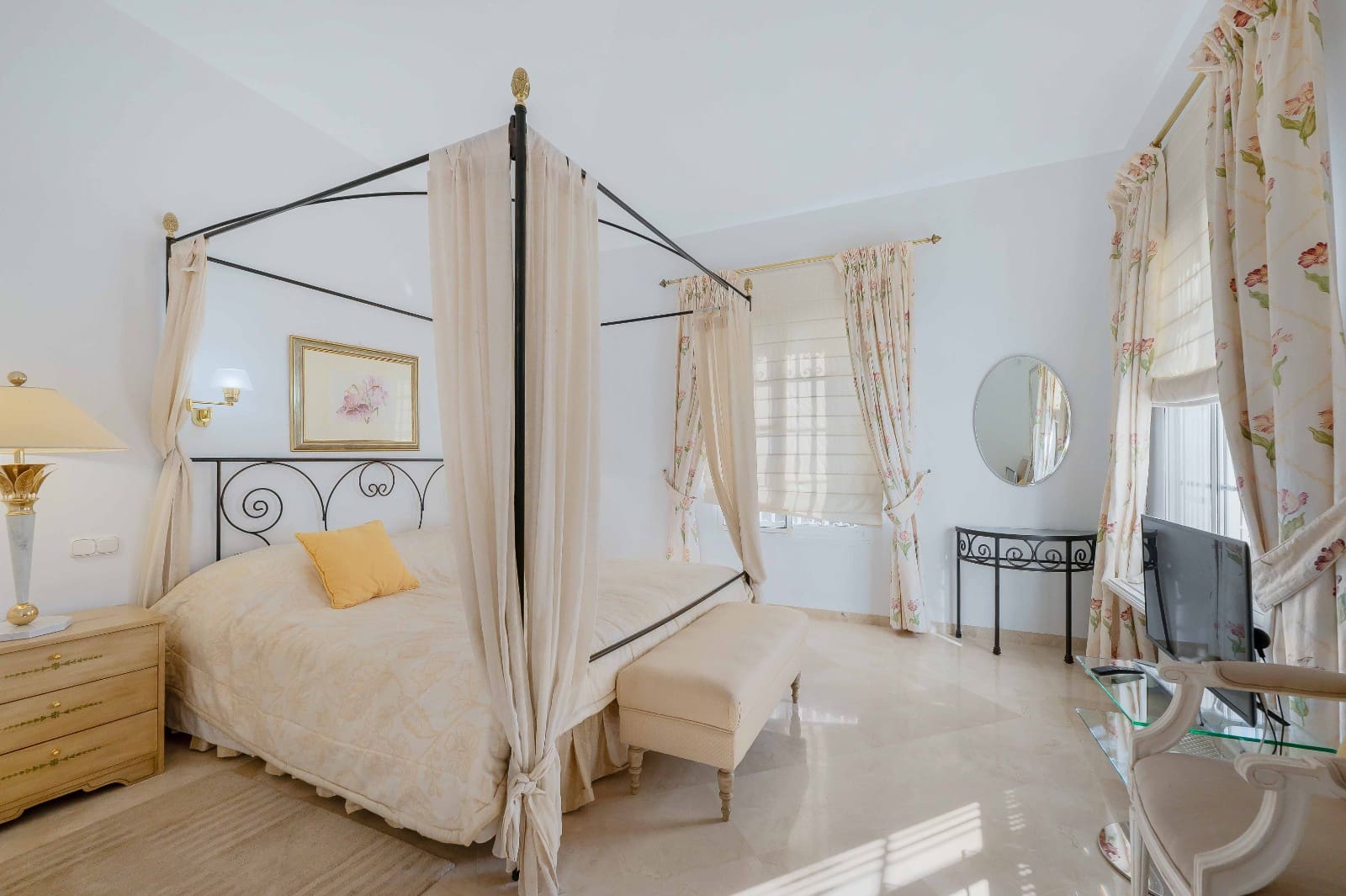 5 bedroom Villa for sale in Elviria with pool garage - € 2,750,000 (Ref: 9482244)