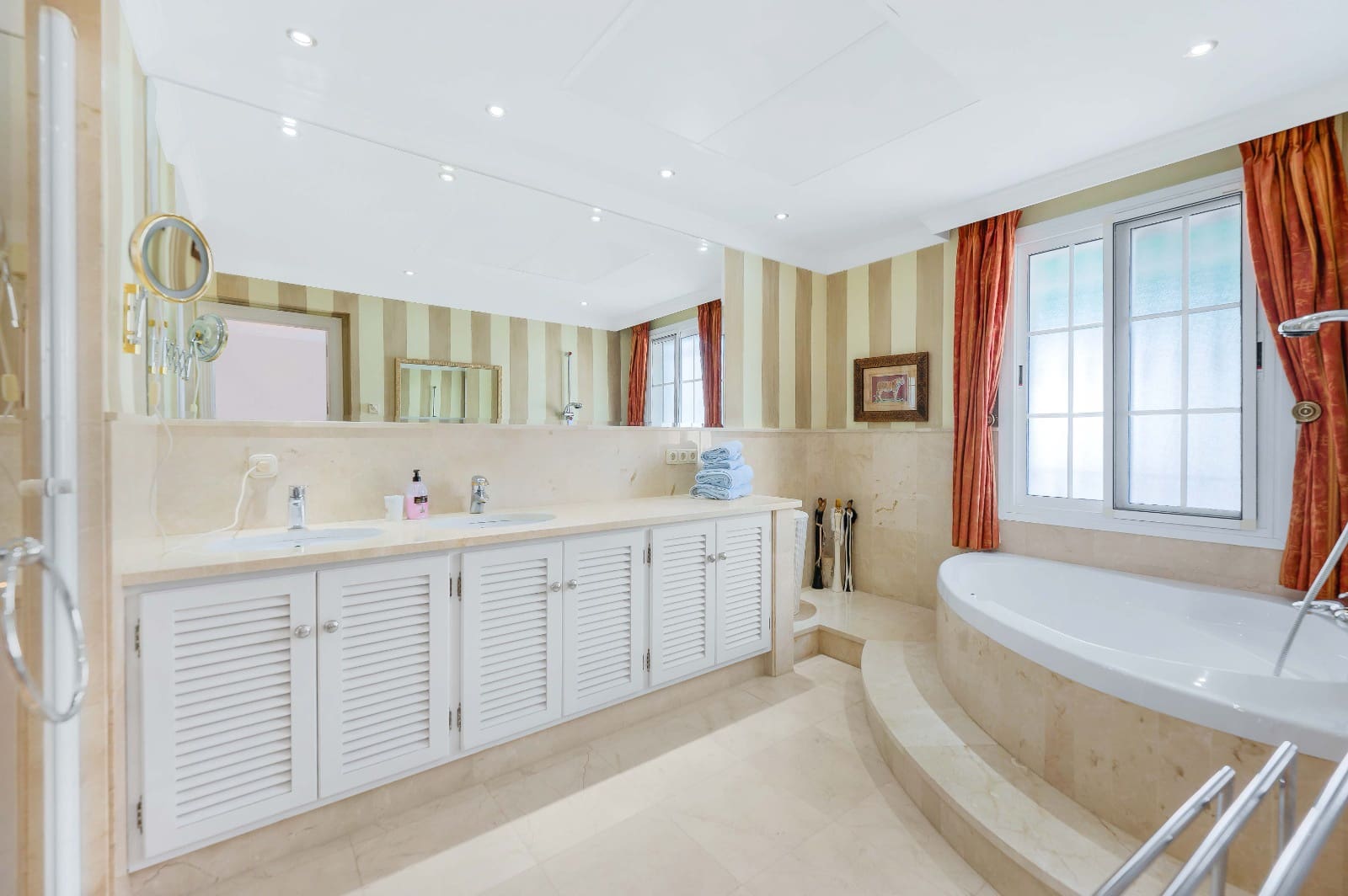 5 bedroom Villa for sale in Elviria with pool garage - € 2,750,000 (Ref: 9482244)