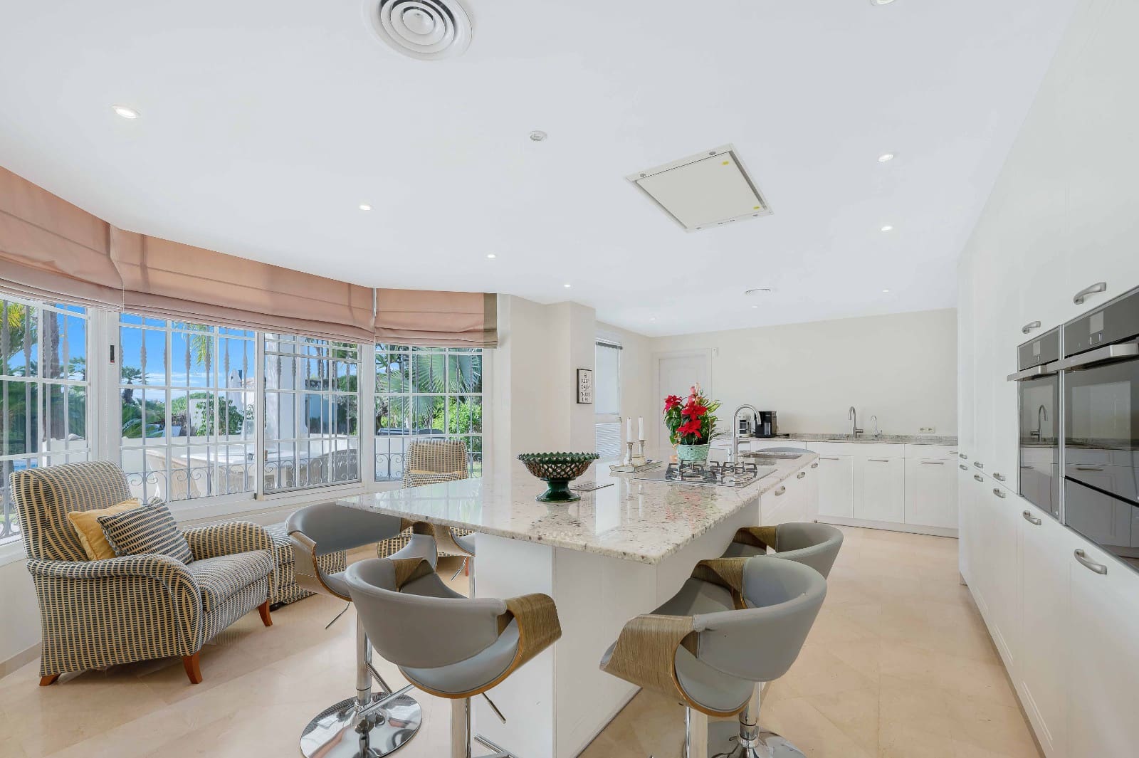 5 bedroom Villa for sale in Elviria with pool garage - € 2,750,000 (Ref: 9482244)