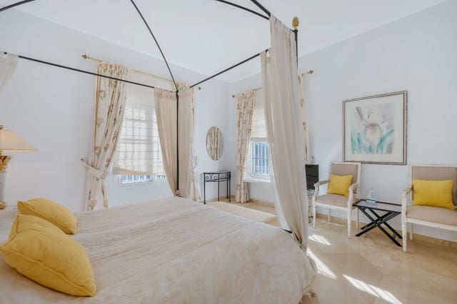 5 sypialnia Willa na sprzedaż w Elviria, Marbella z basenem garażem - 2 750 000 € (Ref: 9482244)