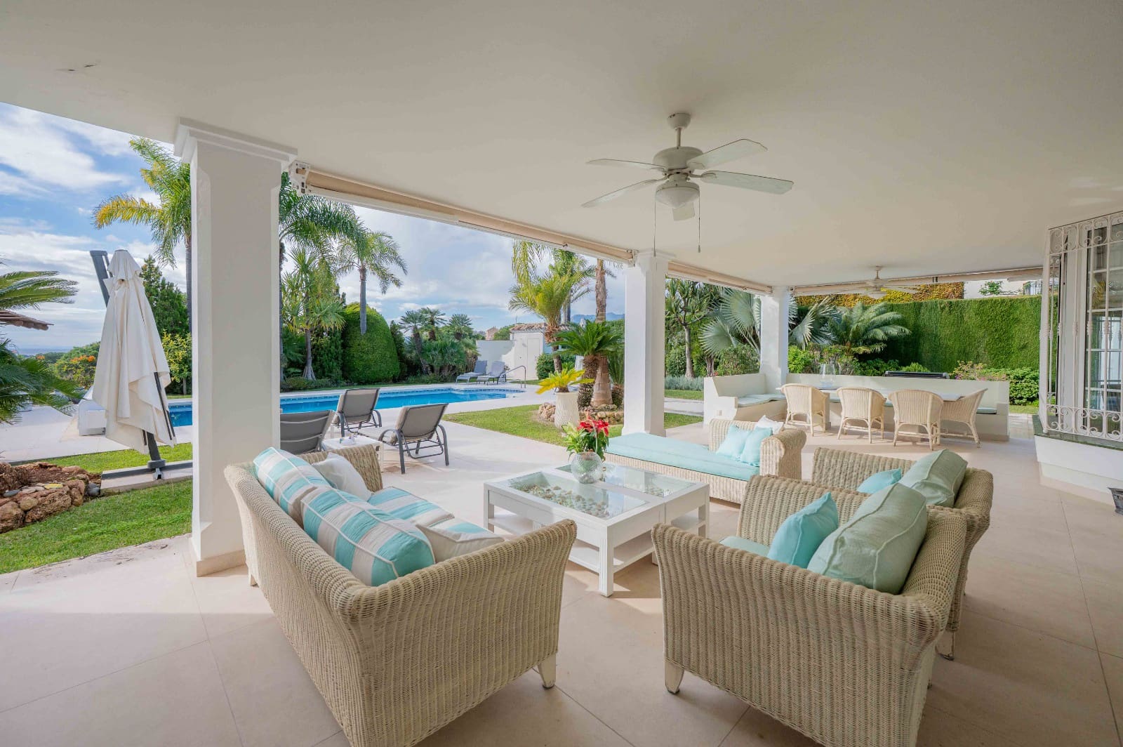 5 bedroom Villa for sale in Elviria with pool garage - € 2,750,000 (Ref: 9482244)