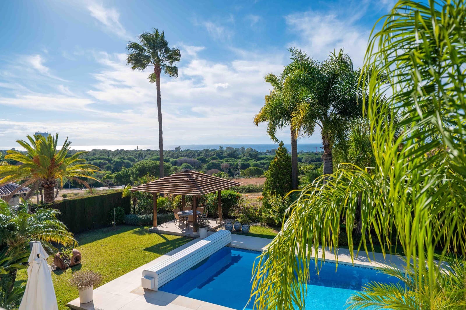 5 bedroom Villa for sale in Elviria with pool garage - € 2,750,000 (Ref: 9482244)