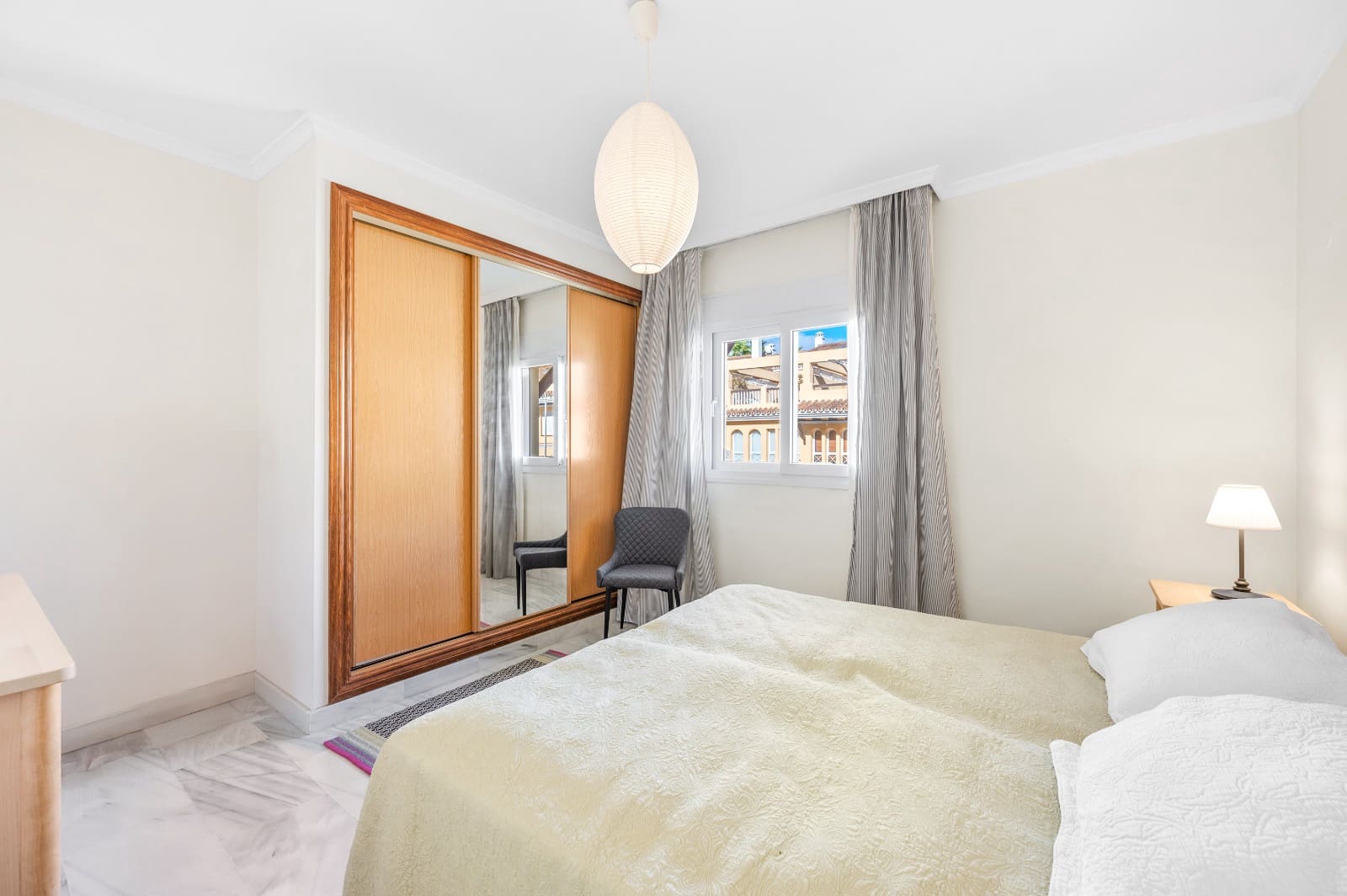 2 soveværelse Strandlejlighed til salg i Marbella med swimmingpool - € 850.000 (Ref: 9500595)