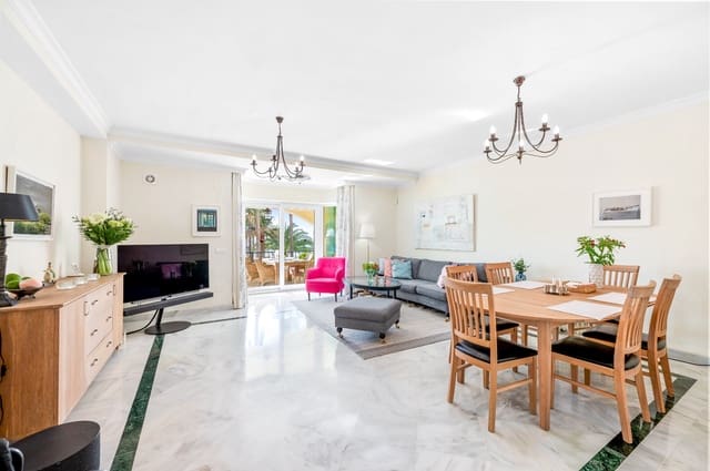 2 soveværelse Strandlejlighed til salg i Elviria - Cabopino, Marbella med swimmingpool - € 850.000 (Ref: 9500595)