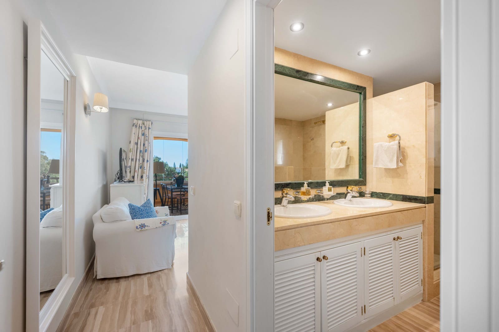 2 Zimmer Apartment zu verkaufen in Elviria mit Pool Garage - 695.000 € (Ref: 9696711)