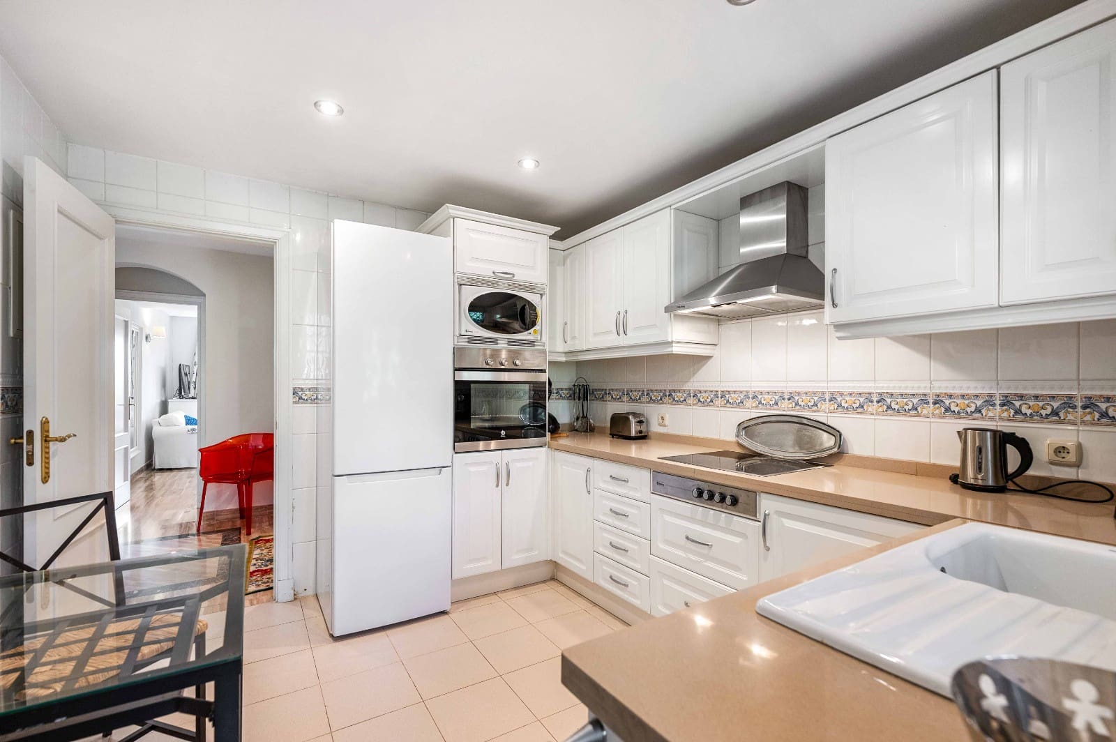 2 Zimmer Apartment zu verkaufen in Elviria mit Pool Garage - 695.000 € (Ref: 9696711)