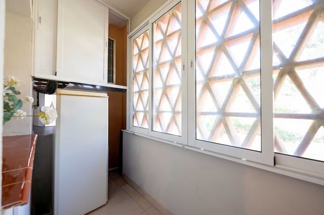 2 soveværelse Lejlighed til salg i Elviria, Marbella med swimmingpool garage - € 695.000 (Ref: 9696711)