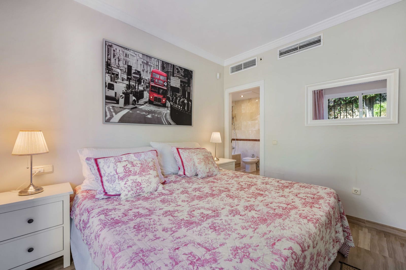 2 Zimmer Apartment zu verkaufen in Elviria mit Pool Garage - 695.000 € (Ref: 9696711)