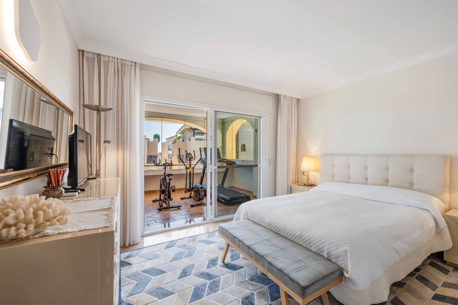 2 quarto Apartamento para venda em Elviria com piscina - 750 000 € (Ref: 9696753)