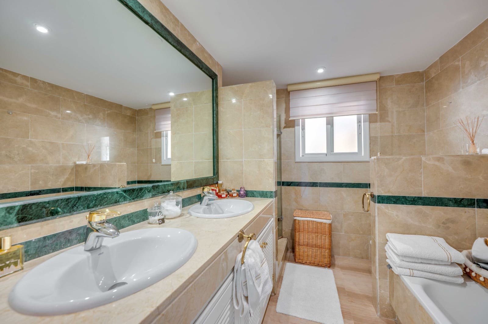 2 quarto Apartamento para venda em Elviria com piscina - 750 000 € (Ref: 9696753)