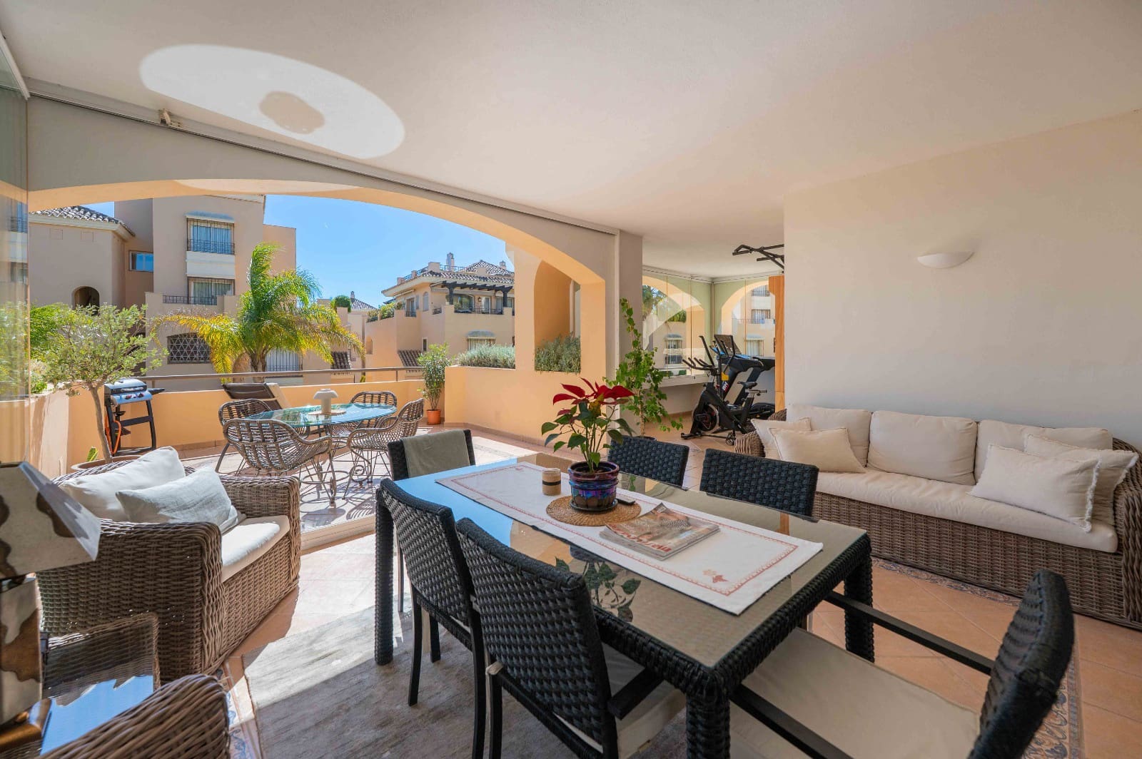 2 quarto Apartamento para venda em Elviria com piscina - 750 000 € (Ref: 9696753)