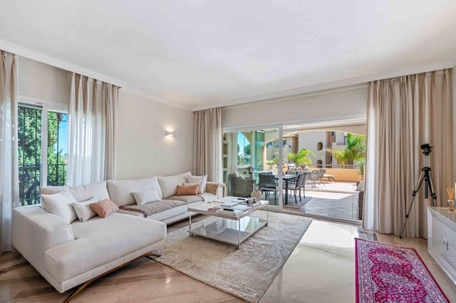 2 quarto Apartamento para venda em Elviria, Marbella com piscina - 750 000 € (Ref: 9696753)