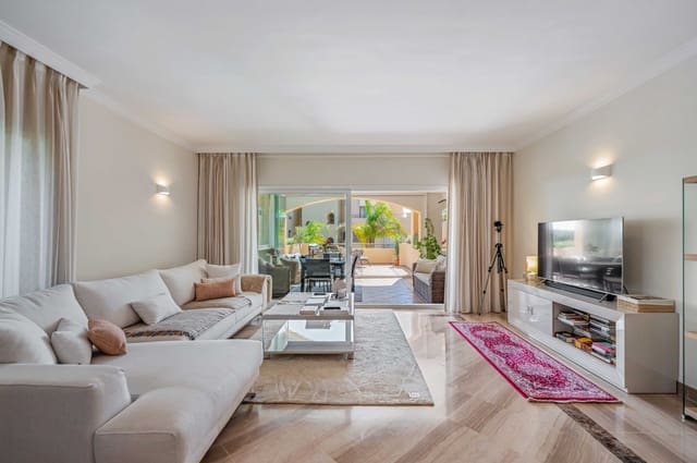 2 quarto Apartamento para venda em Elviria, Marbella com piscina - 750 000 € (Ref: 9696753)