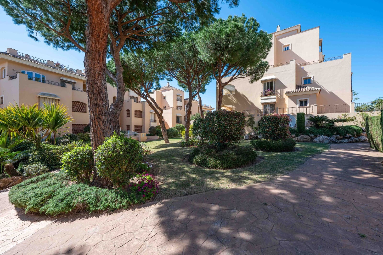 2 quarto Apartamento para venda em Elviria com piscina - 750 000 € (Ref: 9696753)