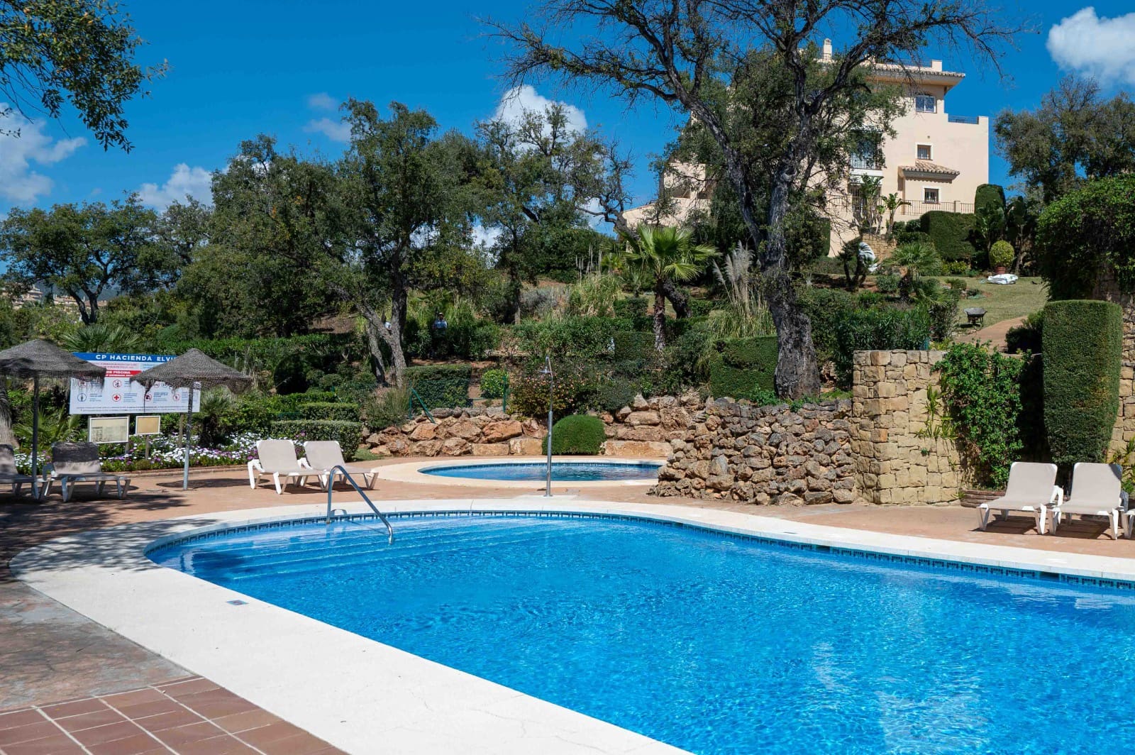 2 quarto Apartamento para venda em Elviria com piscina - 750 000 € (Ref: 9696753)