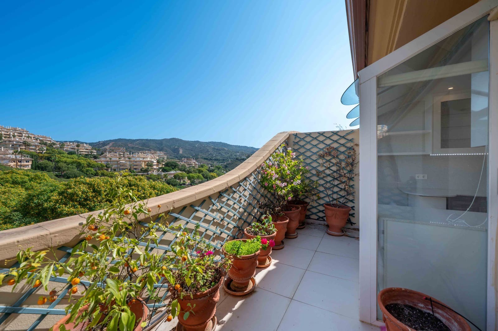 3 soverom Leilighet til salgs i Elviria med svømmebasseng garasje - € 997 000 (Ref: 9713381)