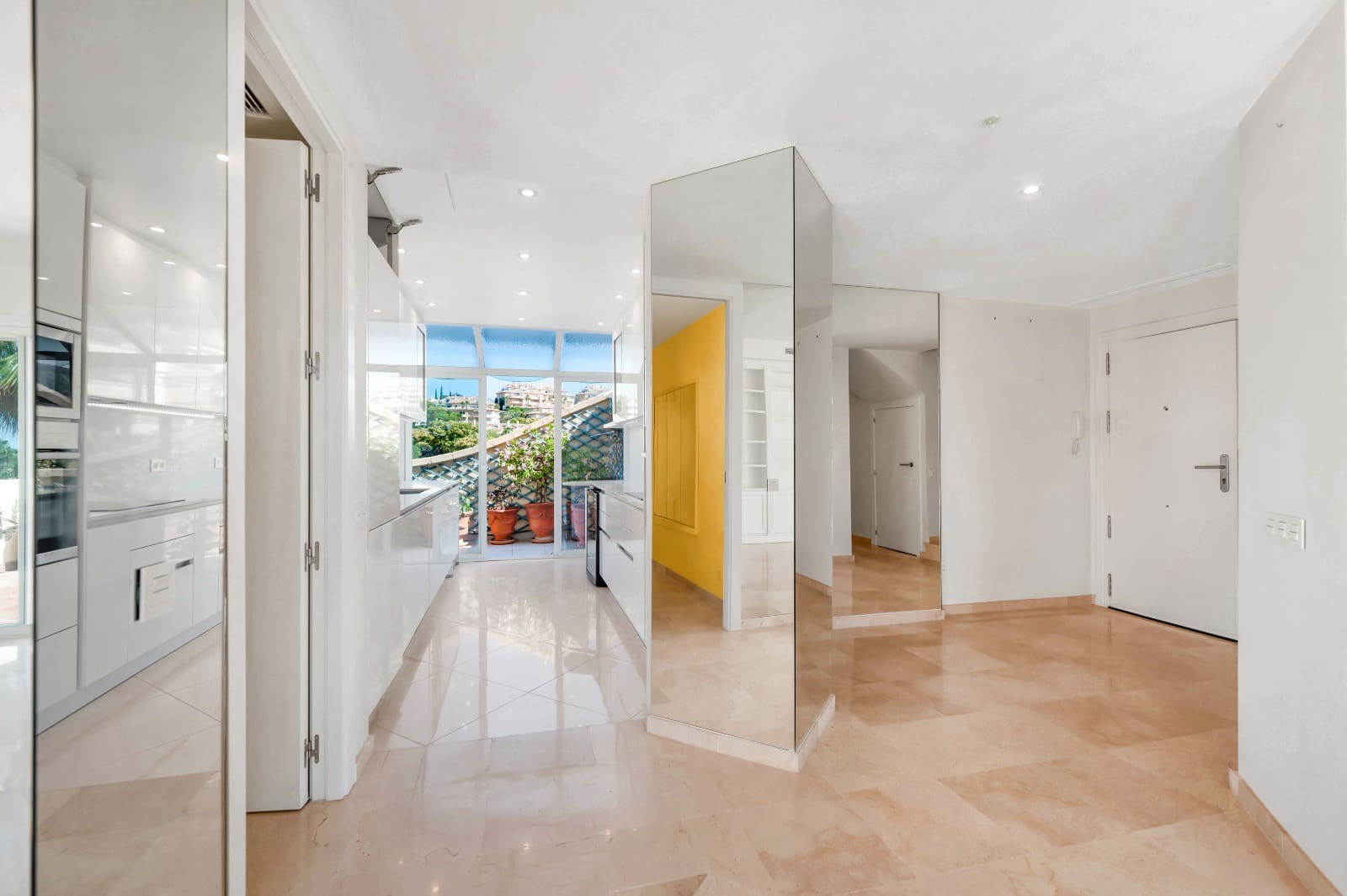 3 soverom Leilighet til salgs i Elviria med svømmebasseng garasje - € 997 000 (Ref: 9713381)