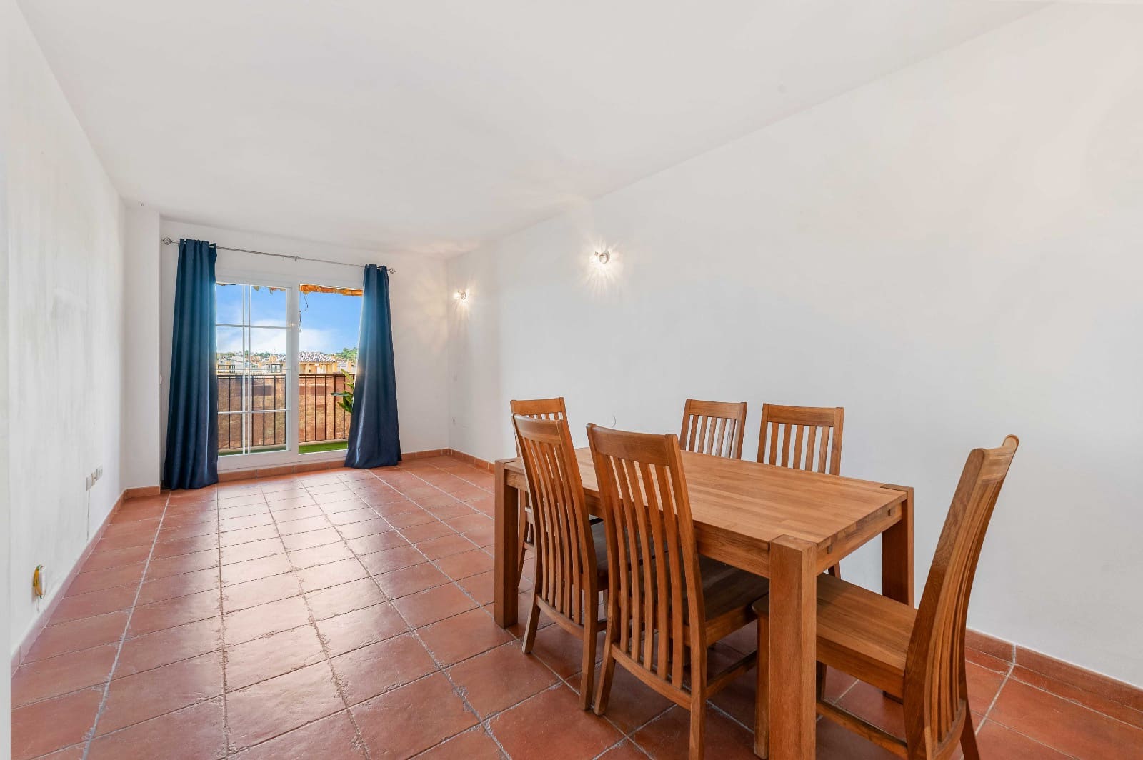 2 soverom Leilighet til salgs i Fuengirola med svømmebasseng garasje - € 328 000 (Ref: 9714059)