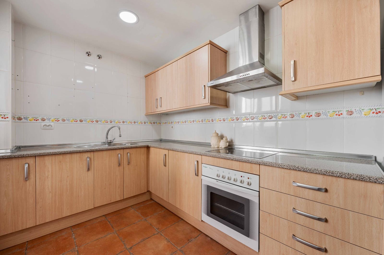 2 soverom Leilighet til salgs i Fuengirola med svømmebasseng garasje - € 328 000 (Ref: 9714059)