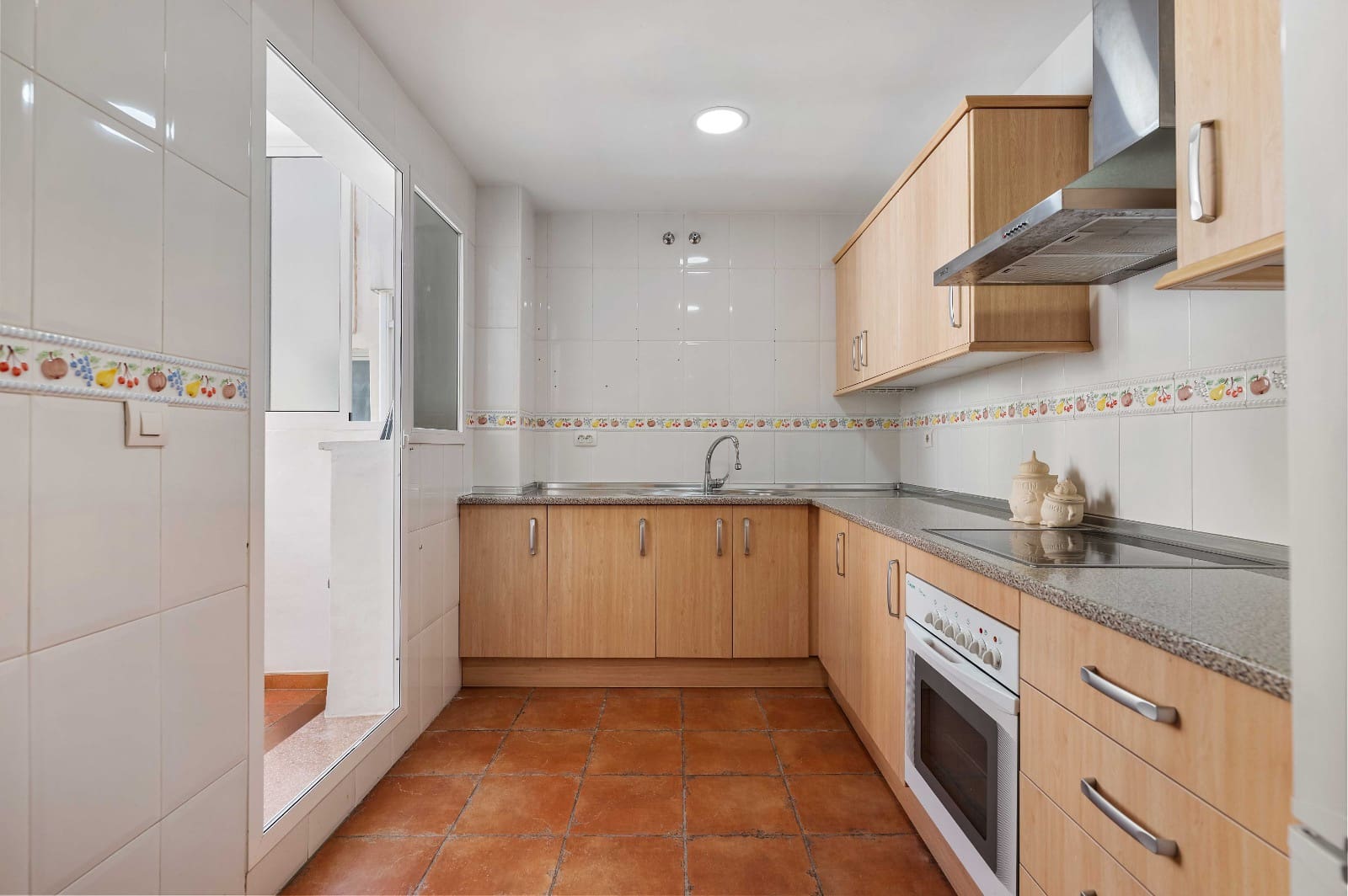 2 soverom Leilighet til salgs i Fuengirola med svømmebasseng garasje - € 328 000 (Ref: 9714059)