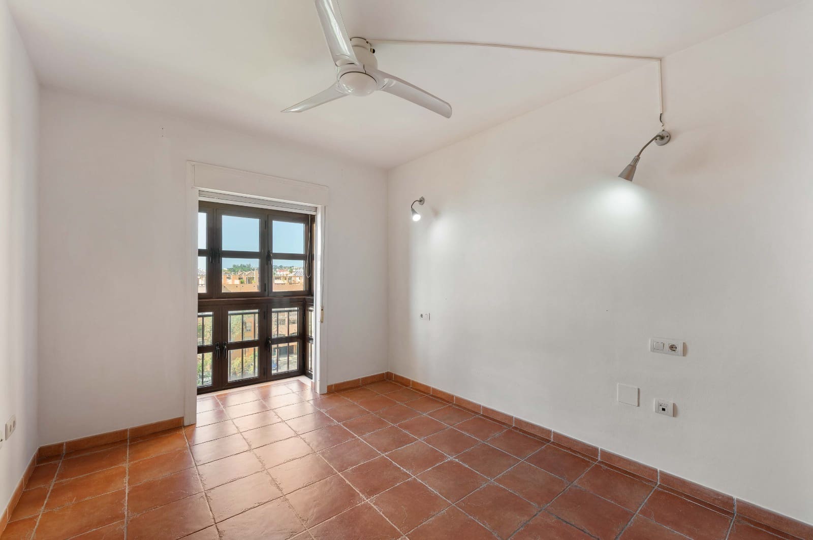 2 soverom Leilighet til salgs i Fuengirola med svømmebasseng garasje - € 328 000 (Ref: 9714059)