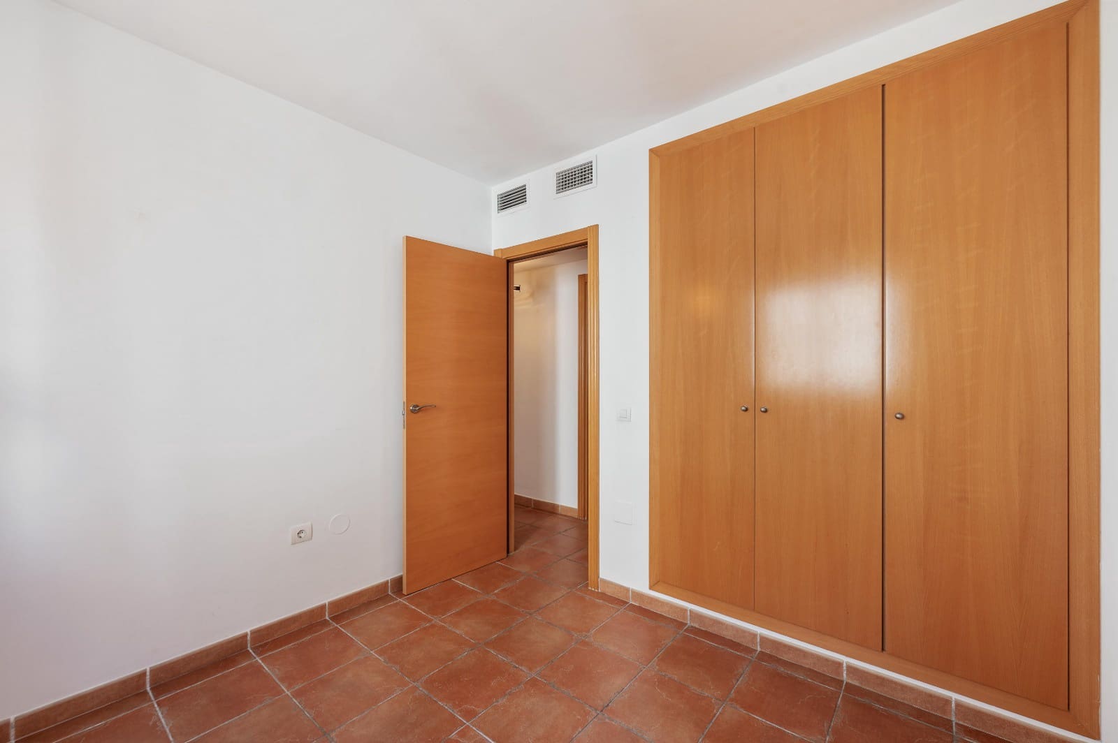 2 soverom Leilighet til salgs i Fuengirola med svømmebasseng garasje - € 328 000 (Ref: 9714059)