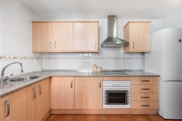 2 soverom Leilighet til salgs i Los Pacos, Fuengirola med svømmebasseng garasje - € 328 000 (Ref: 9714059)