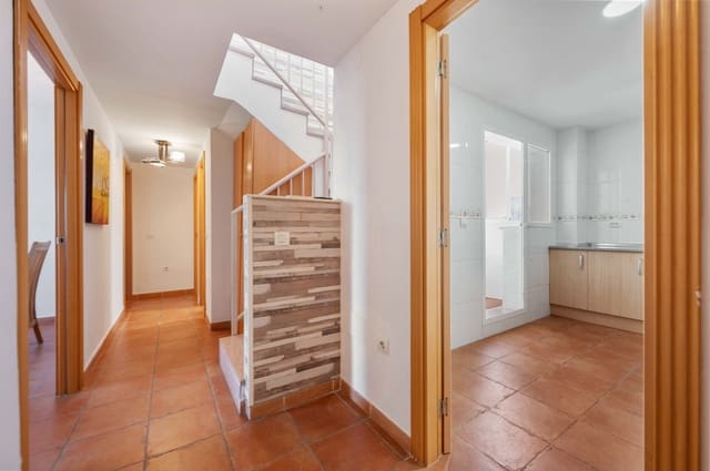 2 soverom Leilighet til salgs i Los Pacos, Fuengirola med svømmebasseng garasje - € 328 000 (Ref: 9714059)