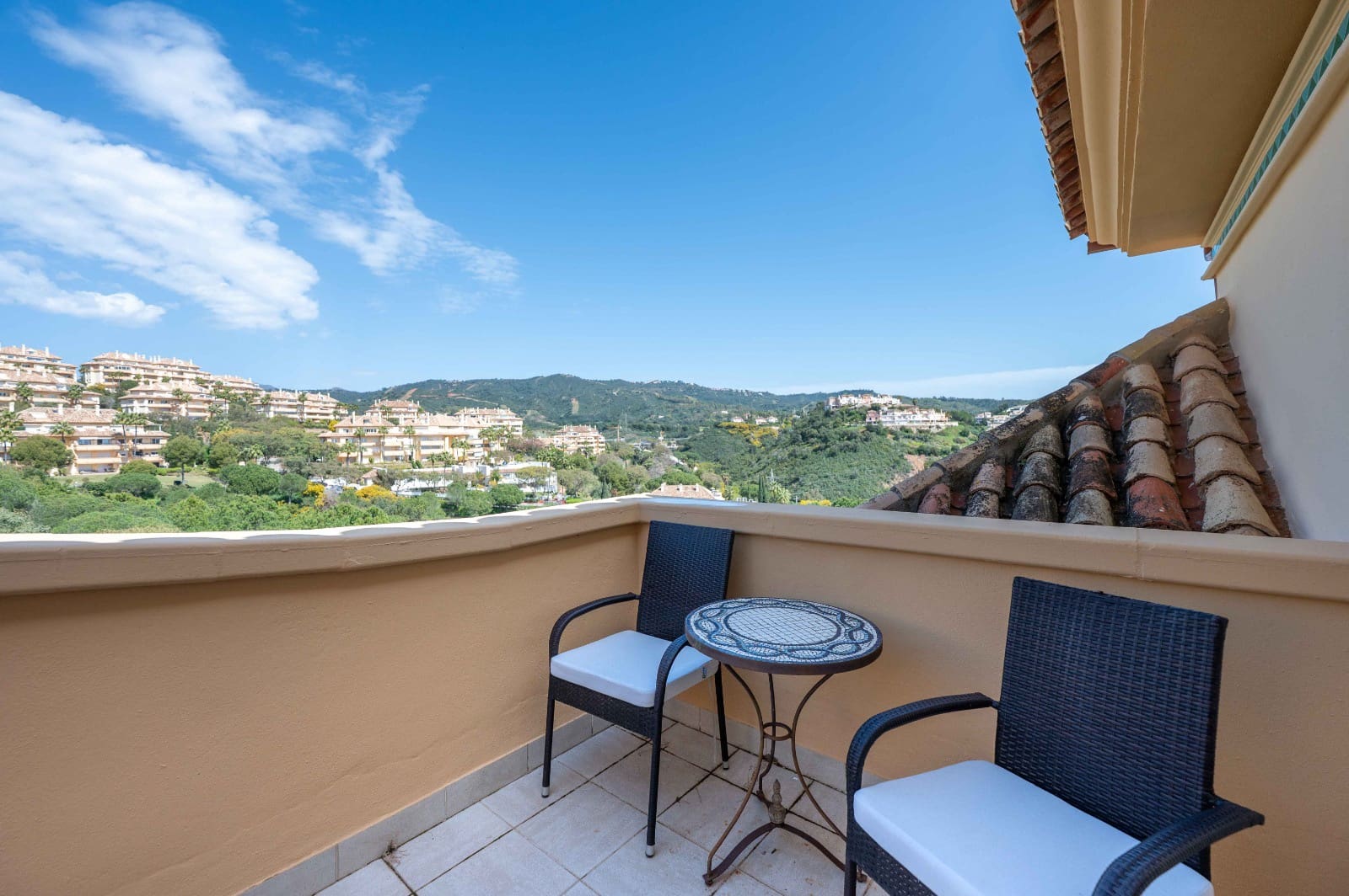 3 makuuhuone Kattohuoneisto myytävänä paikassa Elviria mukana uima-altaan 
autotalli - 1 190 000 € (Ref: 9725101)