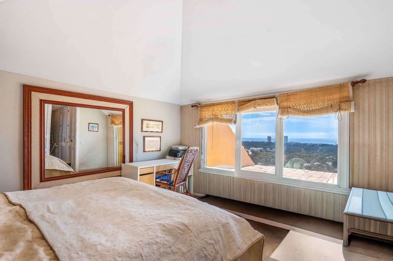 3 makuuhuone Kattohuoneisto myytävänä paikassa Elviria mukana uima-altaan 
autotalli - 1 190 000 € (Ref: 9725101)