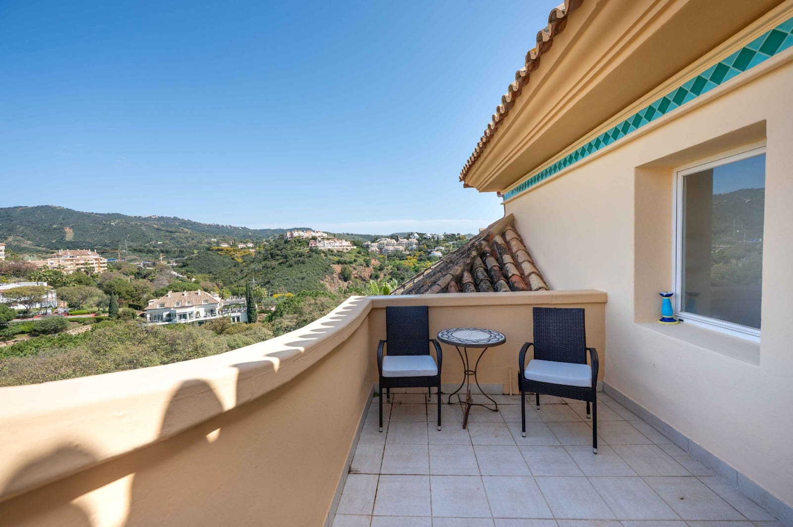 3 makuuhuone Kattohuoneisto myytävänä paikassa Elviria mukana uima-altaan 
autotalli - 1 190 000 € (Ref: 9725101)