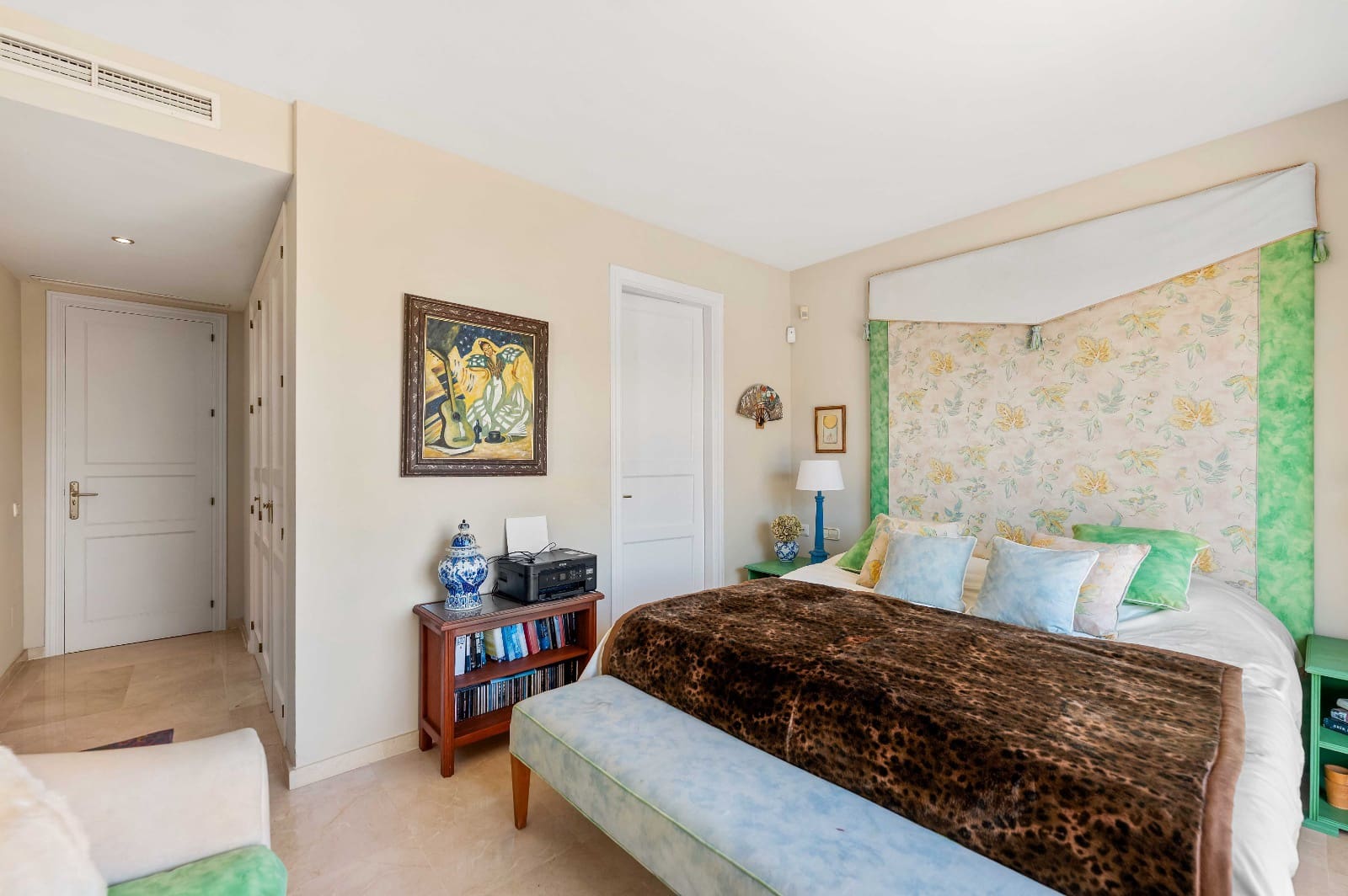 3 makuuhuone Kattohuoneisto myytävänä paikassa Elviria mukana uima-altaan 
autotalli - 1 190 000 € (Ref: 9725101)