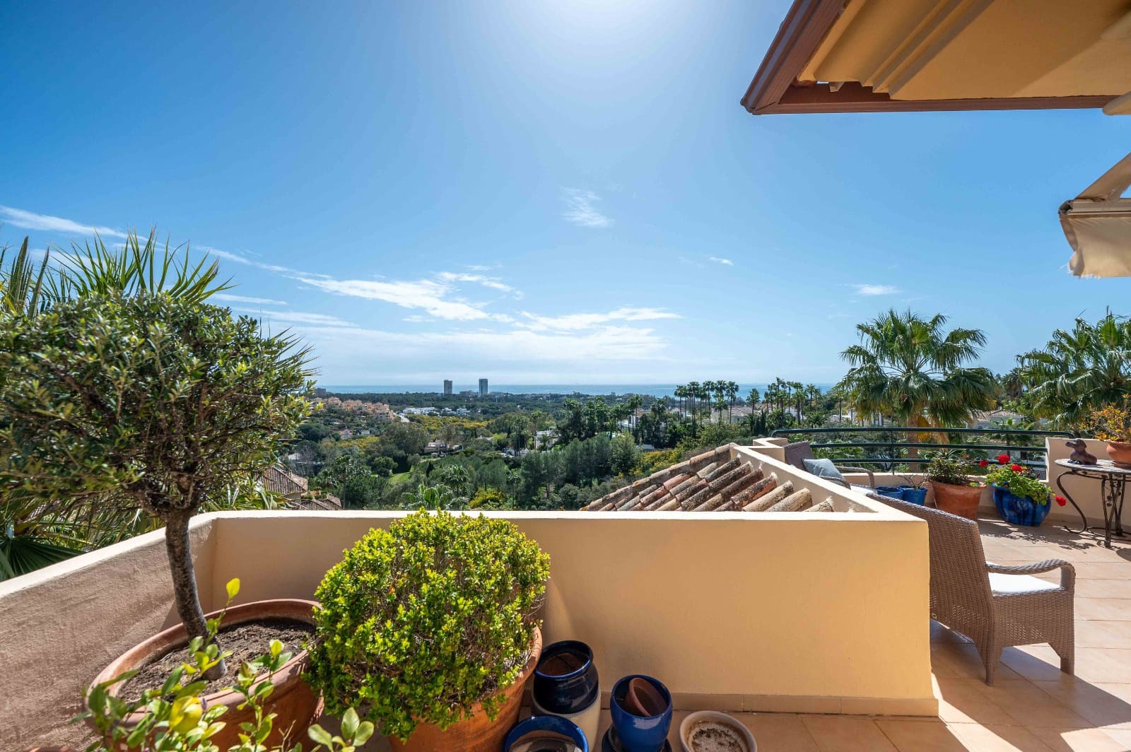 3 makuuhuone Kattohuoneisto myytävänä paikassa Elviria mukana uima-altaan 
autotalli - 1 190 000 € (Ref: 9725101)