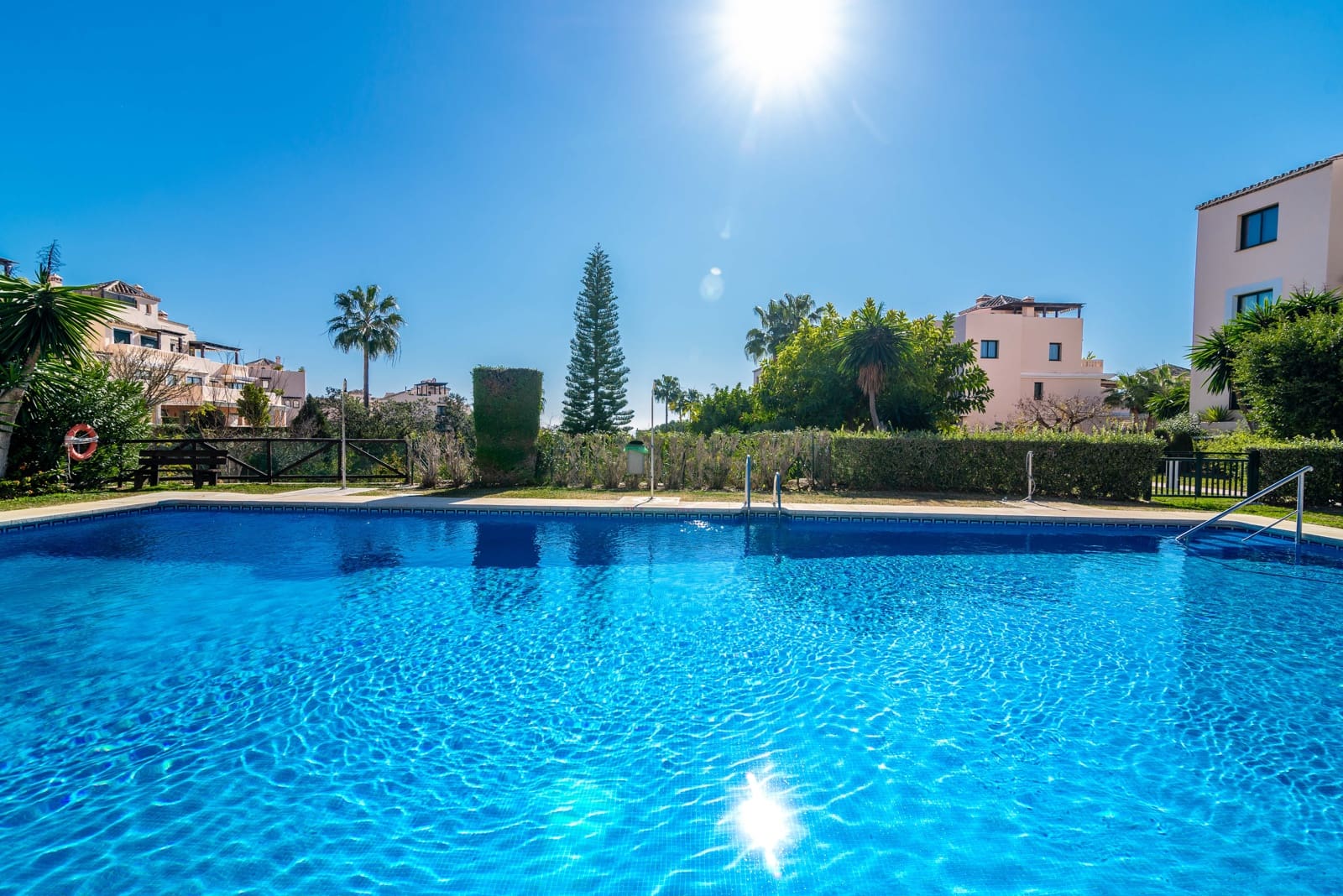 3 Zimmer Apartment zu verkaufen in Elviria mit Pool Garage - 630.000 € (Ref: 9769115)