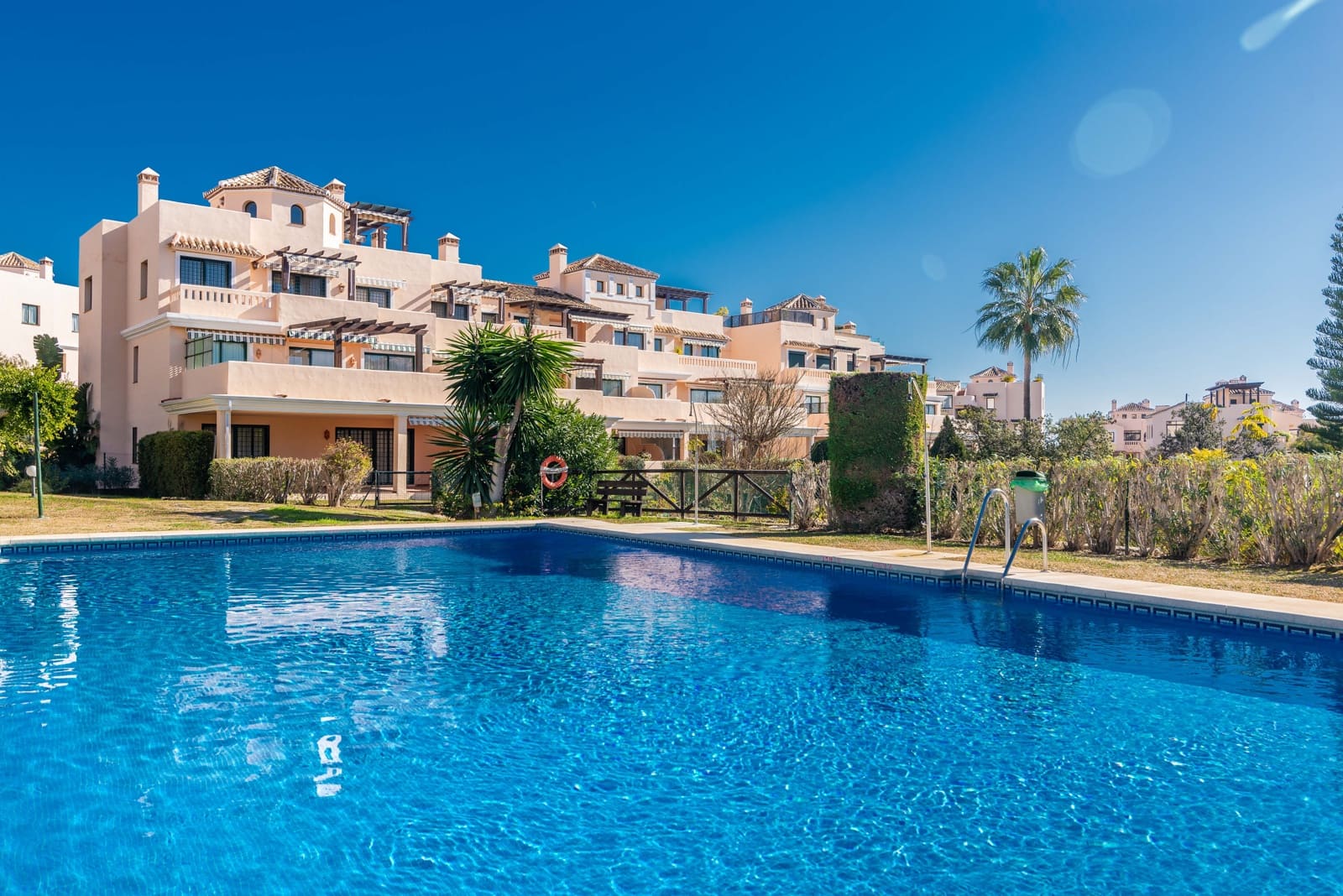 3 Zimmer Apartment zu verkaufen in Elviria mit Pool Garage - 630.000 € (Ref: 9769115)