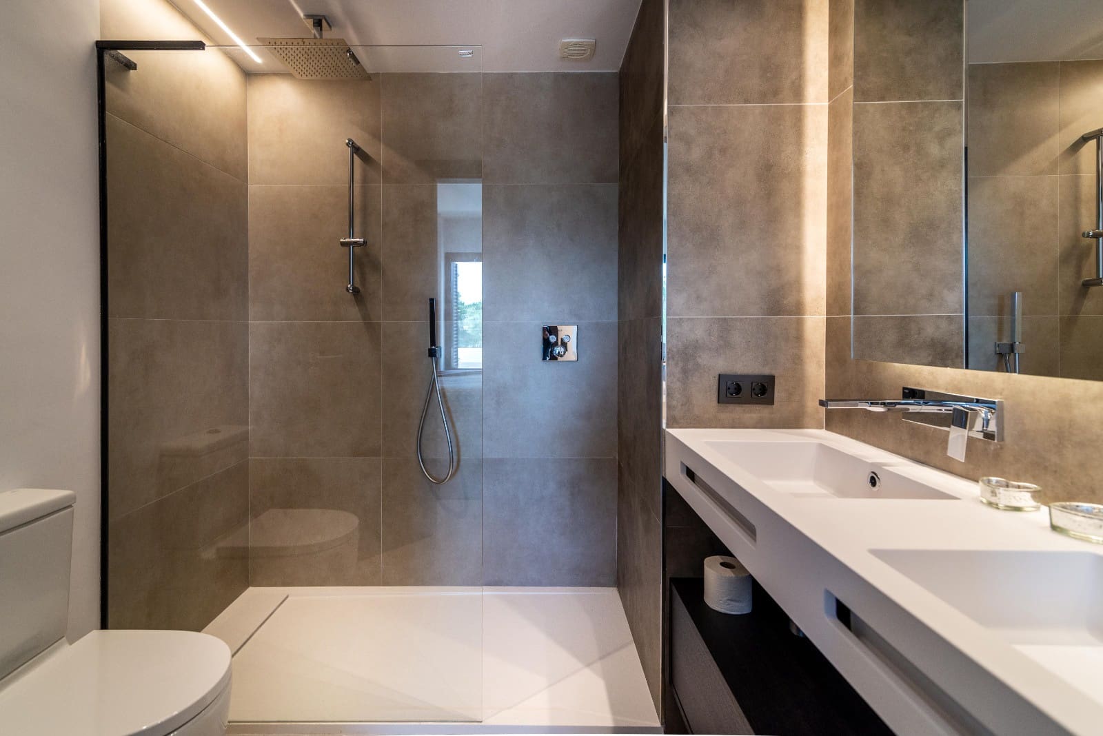 3 sovrum Strandlägenhet till salu i Elviria med pool - 735 000 € (Ref: 9800005)