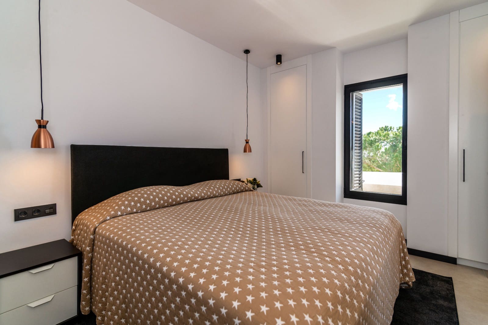 3 sovrum Strandlägenhet till salu i Elviria med pool - 735 000 € (Ref: 9800005)