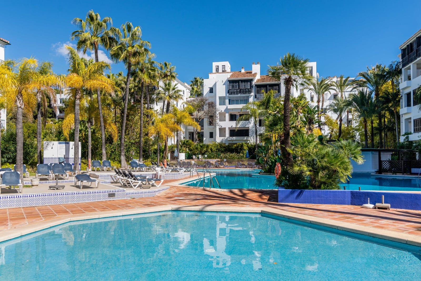 3 sovrum Strandlägenhet till salu i Elviria med pool - 735 000 € (Ref: 9800005)
