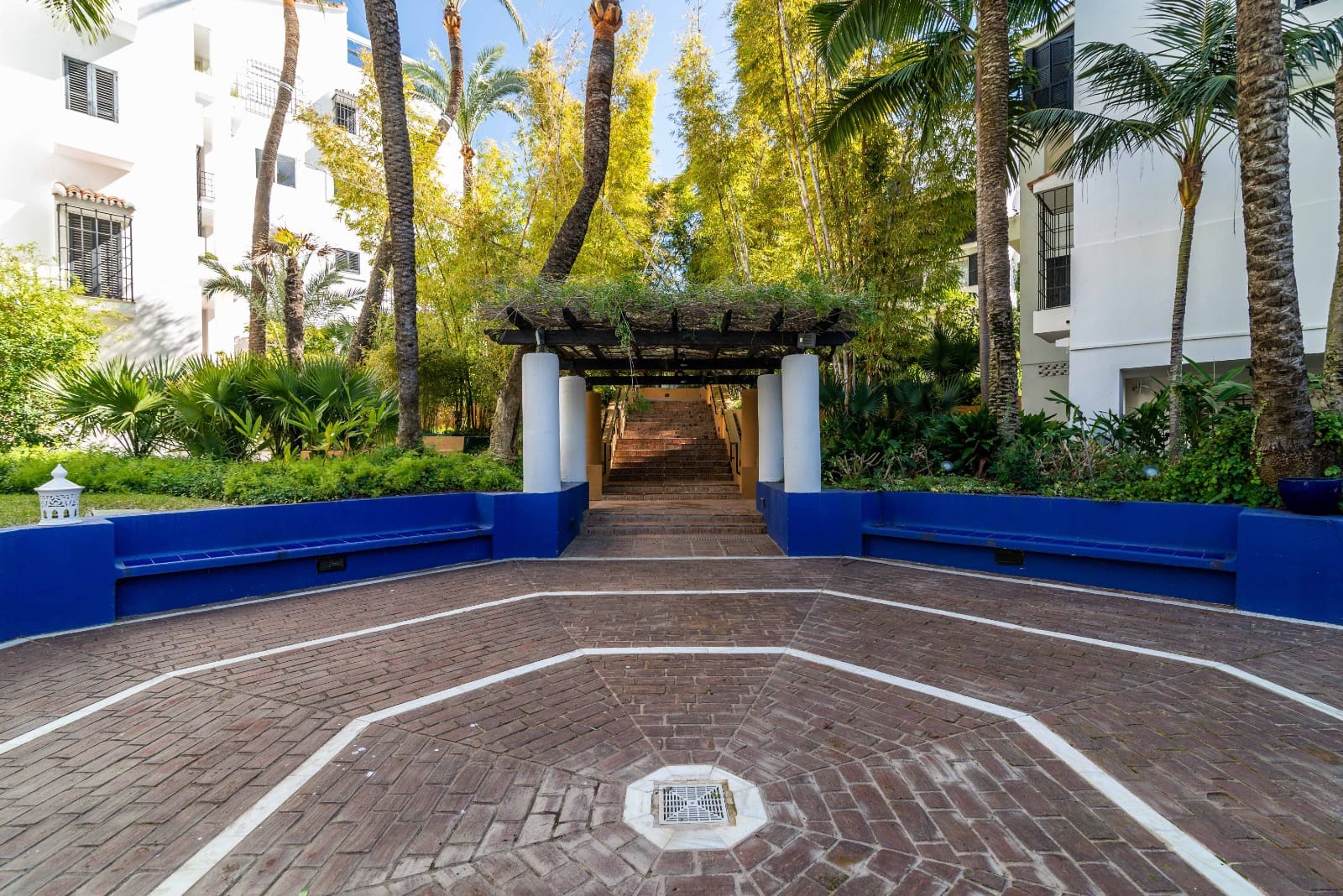 3 sovrum Strandlägenhet till salu i Elviria med pool - 735 000 € (Ref: 9800005)