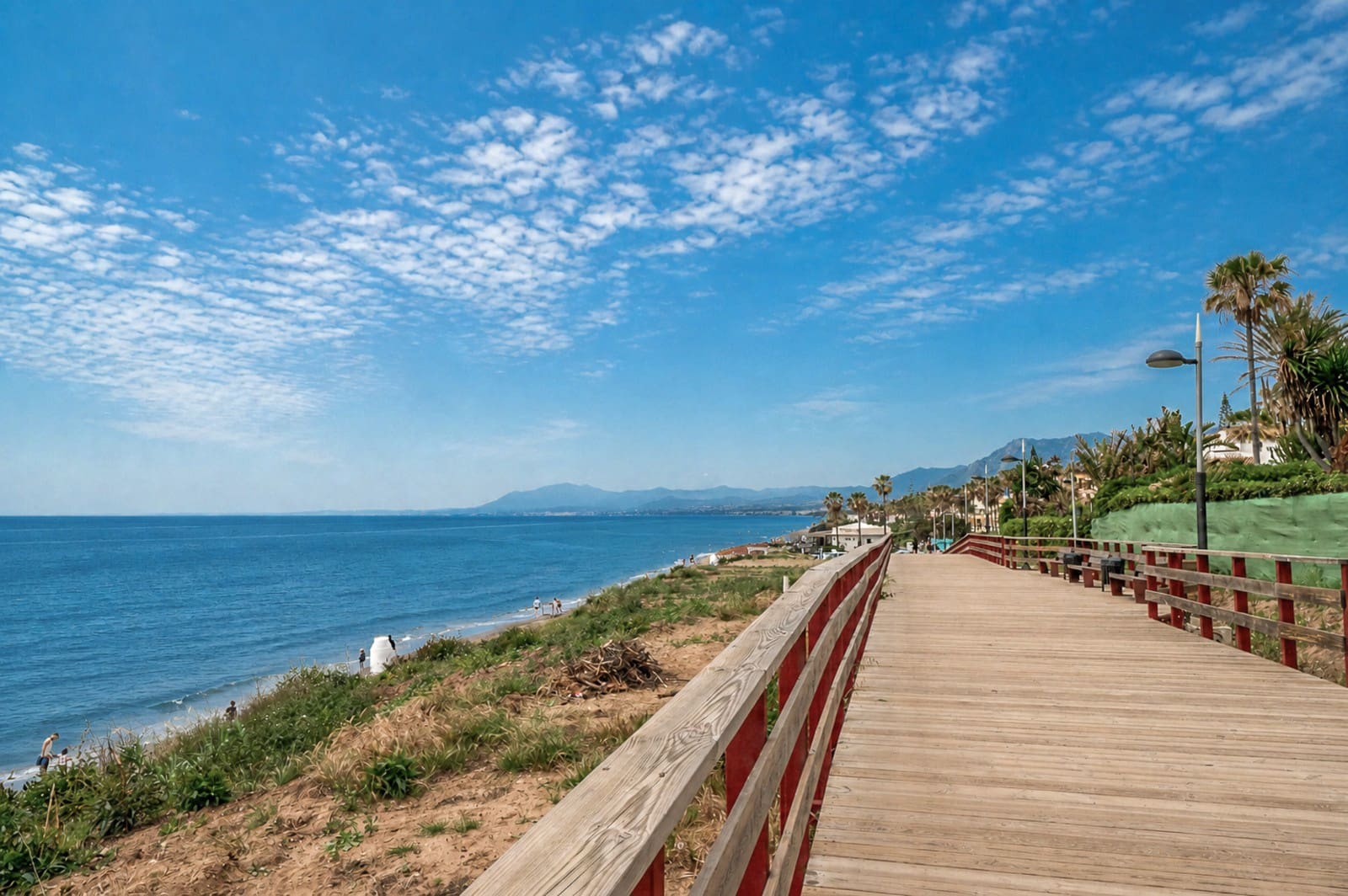 3 bedroom Beach Apartment for sale in Elviria with pool garage - € 725,000 (Ref: 9800005)