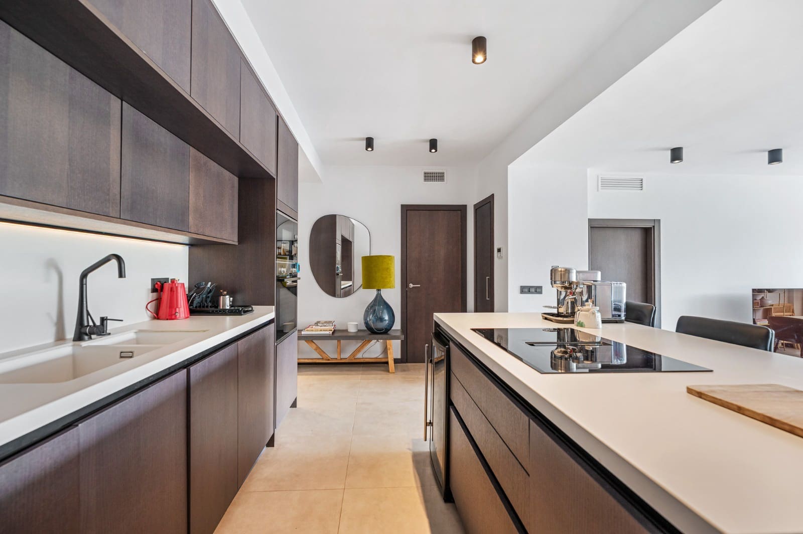 3 bedroom Beach Apartment for sale in Elviria with pool garage - € 725,000 (Ref: 9800005)