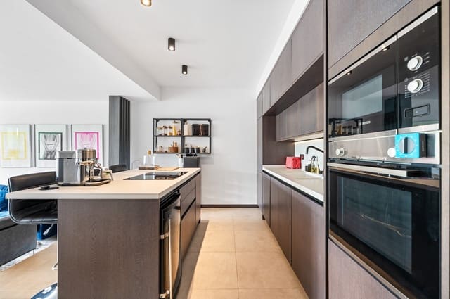 3 sovrum Strandlägenhet till salu i Elviria, Marbella med pool garage - 735 000 € (Ref: 9800005)
