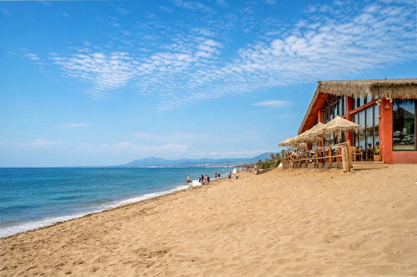3 bedroom Beach Apartment for sale in Elviria with pool garage - € 725,000 (Ref: 9800005)
