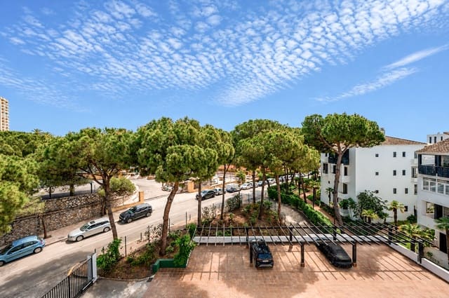 3 sovrum Strandlägenhet till salu i Elviria, Marbella med pool garage - 735 000 € (Ref: 9800005)